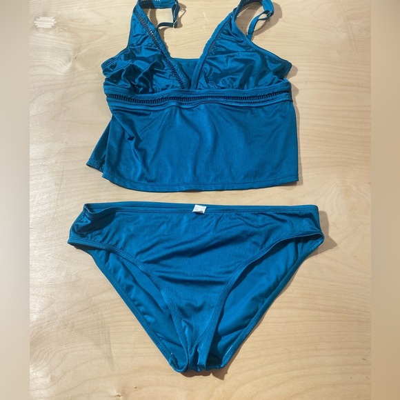 Fresh Water Two Piece Swimsuit XXL (JI) - Picture 5 of 11